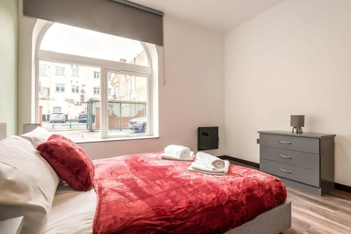 Characterful 2 Bed Apartment With Parking In Hull Kingston upon Hull United Kingdom